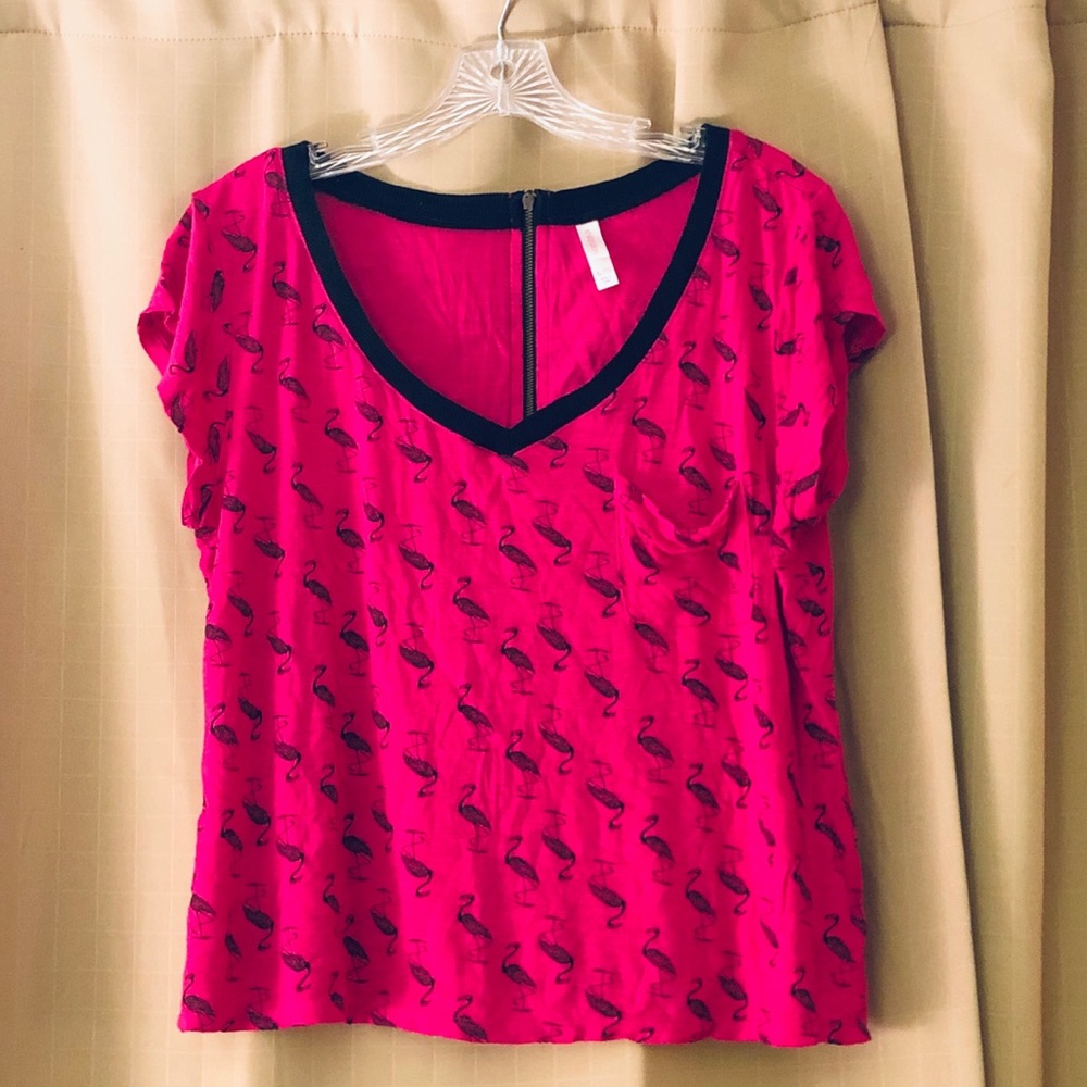 Hot Pink Wide V-Neck Pocket T w/ Flamingo Print XL